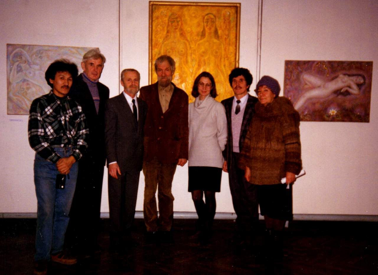 На персональной выставке. Выставочный зал Союза художников на Охте. 1996 г. Санкт-Петербург