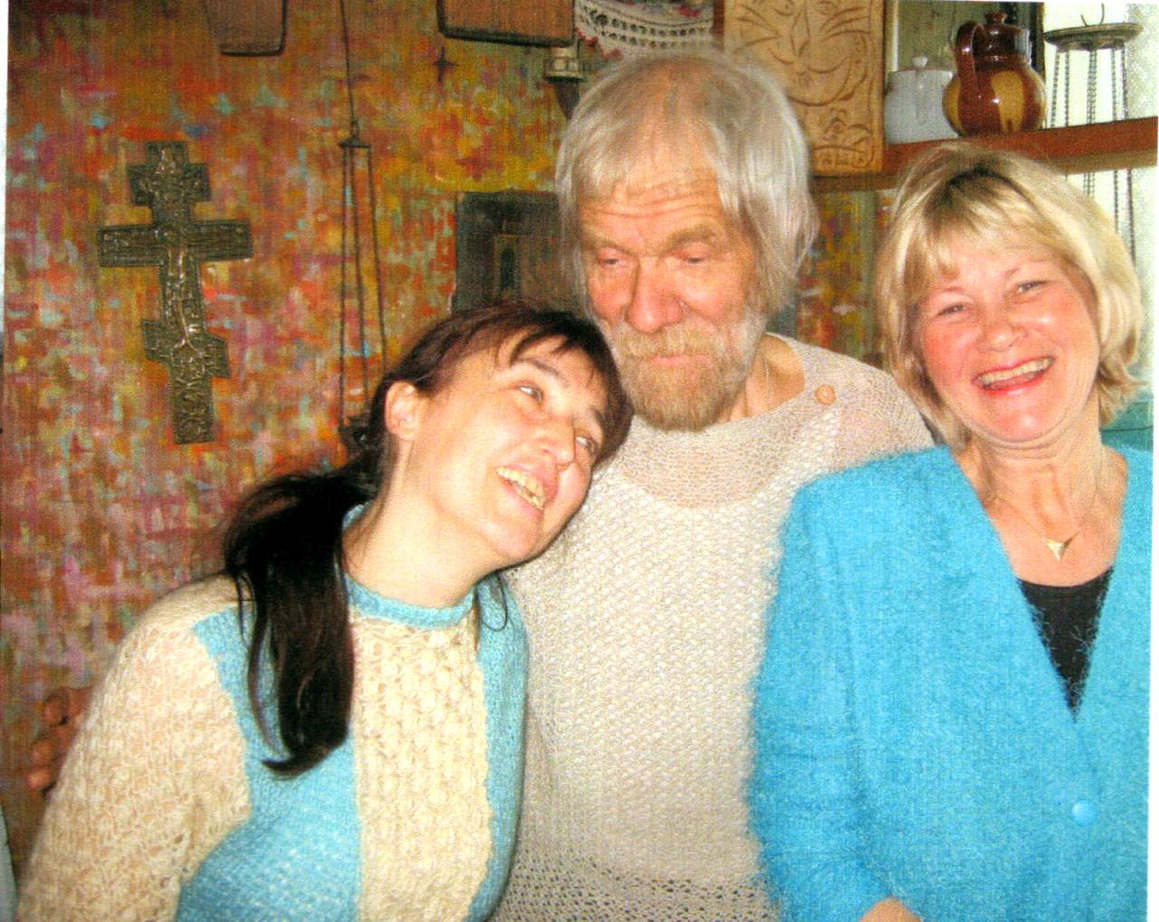 Зоя и Лев Овчинниковы и гостья из Норвегии Лив Хилсен. 2002 г.